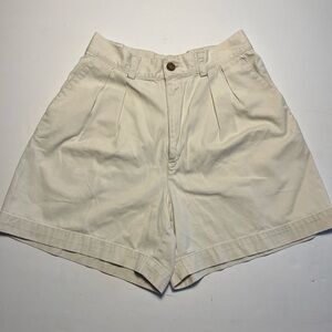 Vintage Gap Women’s Classic Sportswear Pleated shorts Size 8. Great Condition!